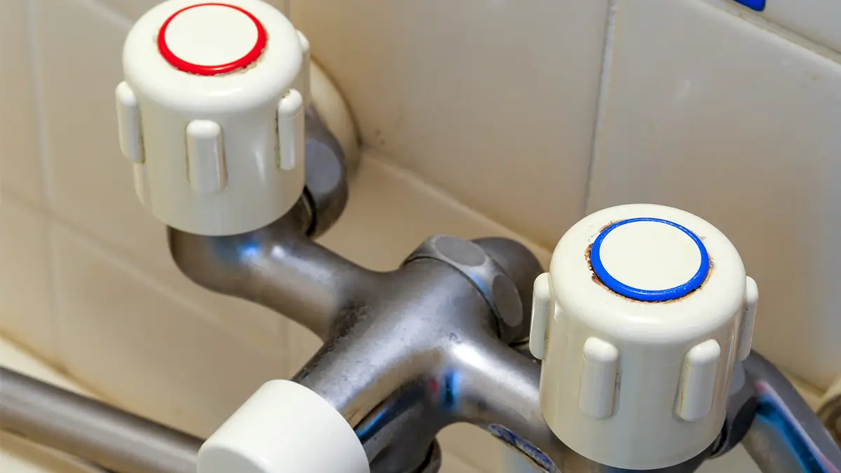 ツーハンドル混合栓の写真